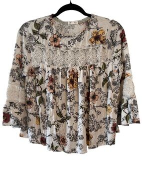 🖤 Skylar & Jade Floral Print with Crochet Detail Top